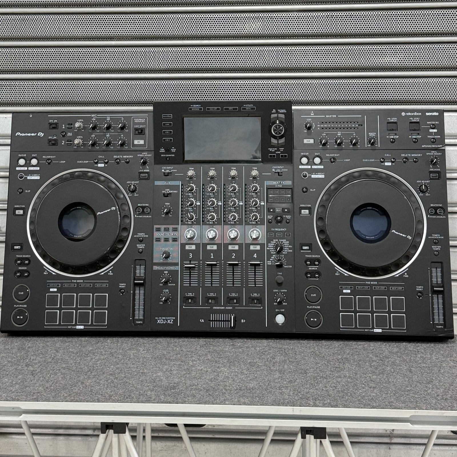 XDJ XZ [White / Black] – DJ Protective Skin | TOPDJSKIN
